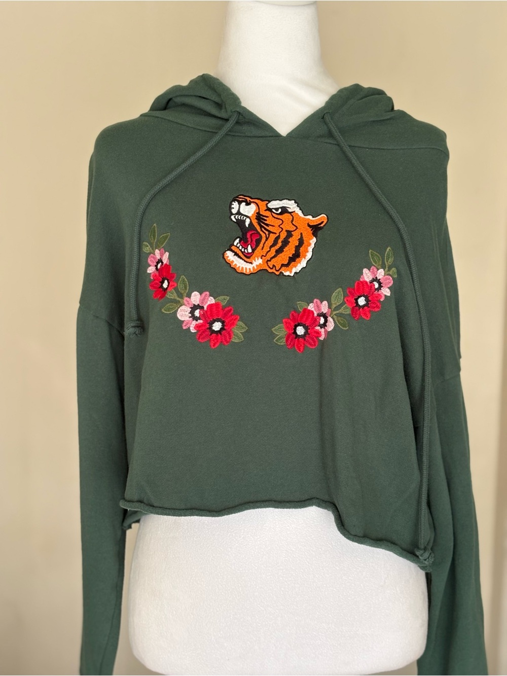 La Hearts Dark Green Cropped Hoodie with Tiger Patch & Floral Embroidery